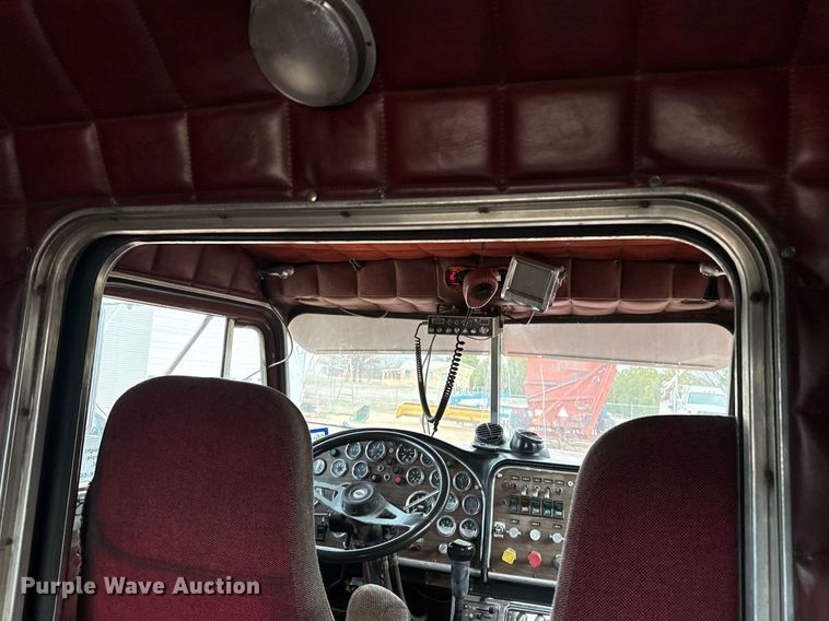 image for item ED5553 1981 Peterbilt 359 semi truck