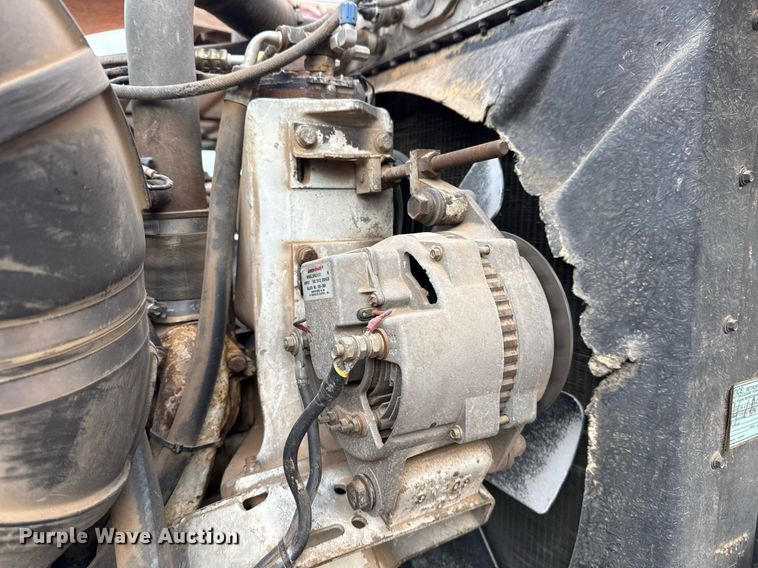 image for item ED5553 1981 Peterbilt 359 semi truck