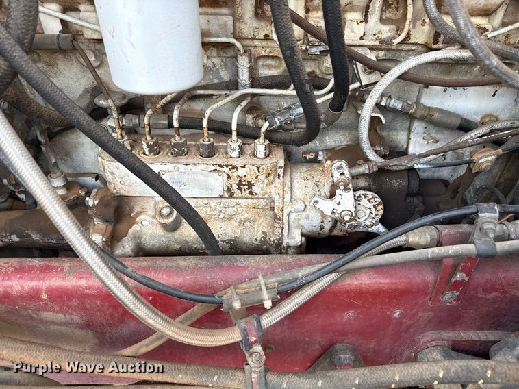 image for item ED5553 1981 Peterbilt 359 semi truck