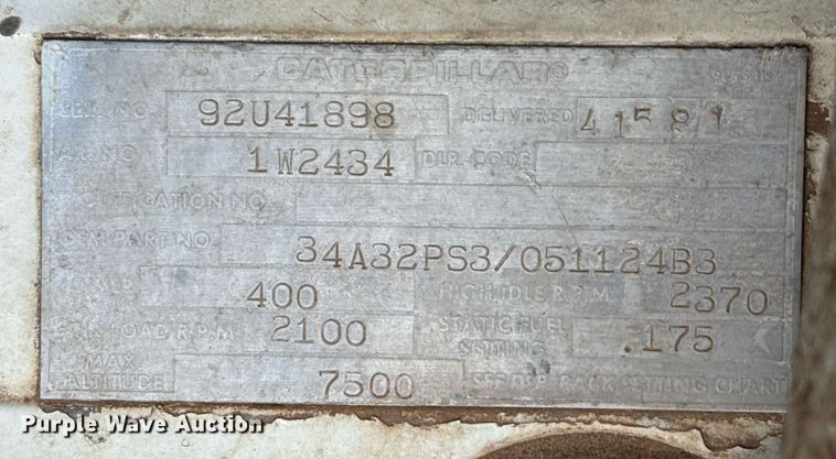 image for item ED5553 1981 Peterbilt 359 semi truck