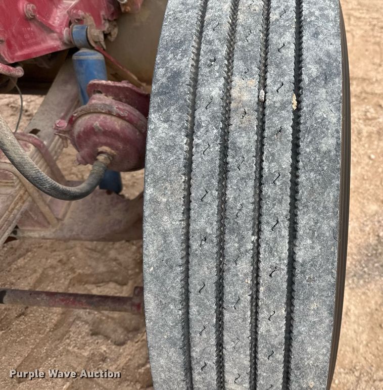 image for item ED5553 1981 Peterbilt 359 semi truck