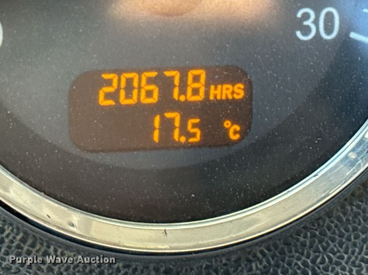 image for item ED5556 2016 Peterbilt 389 semi truck