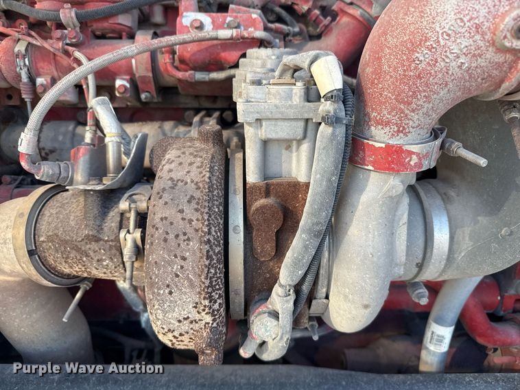 image for item ED5556 2016 Peterbilt 389 semi truck