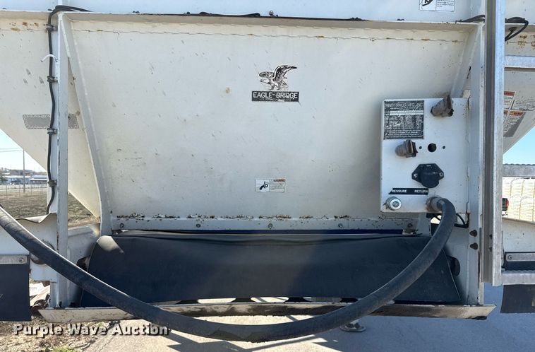 image for item ED5557 2008 Trinity Eagle Bridge live bottom trailer