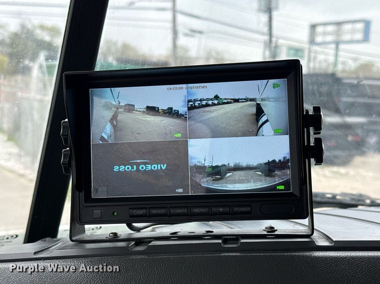 image for item ED5561 2015 Mack CXU613 semi truck