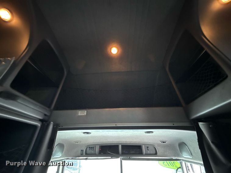 image for item ED5561 2015 Mack CXU613 semi truck