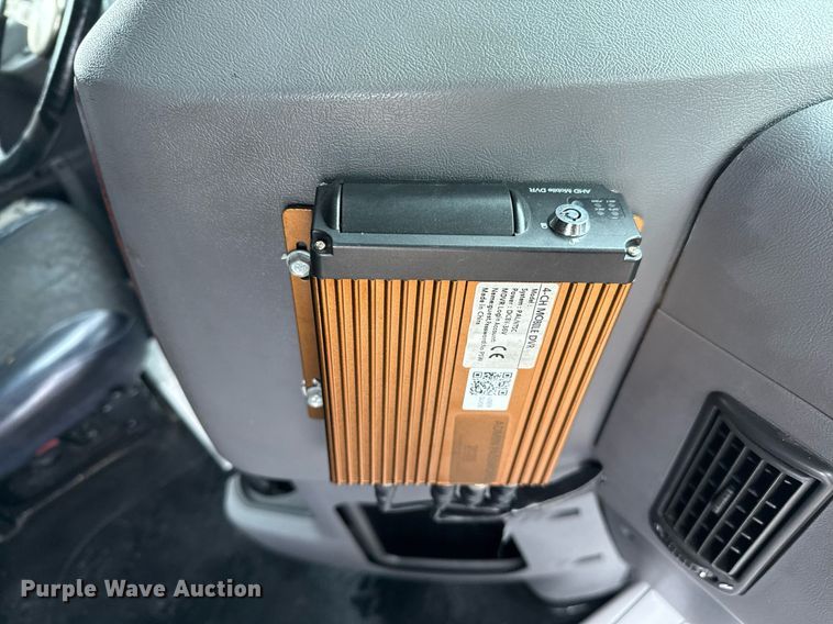 image for item ED5561 2015 Mack CXU613 semi truck