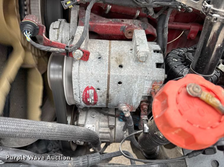 image for item ED5561 2015 Mack CXU613 semi truck