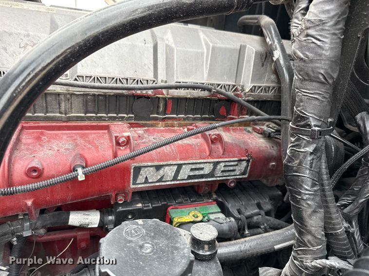 image for item ED5561 2015 Mack CXU613 semi truck