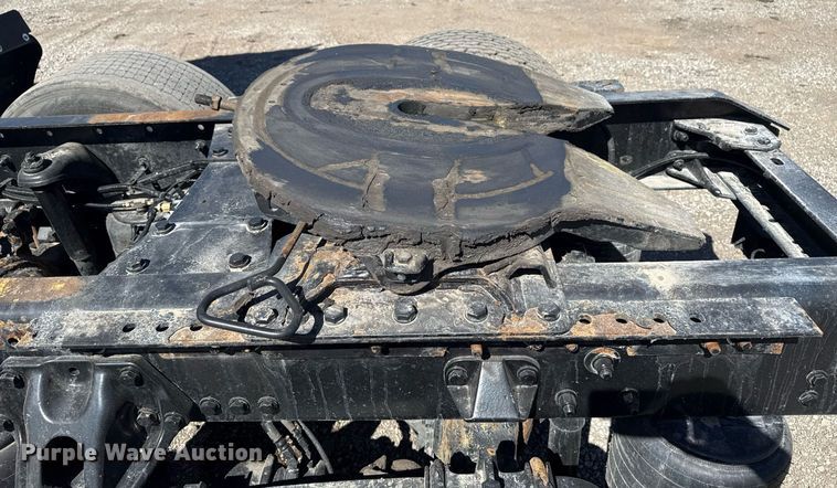 image for item EG2623 2019 Kenworth T680 semi truck