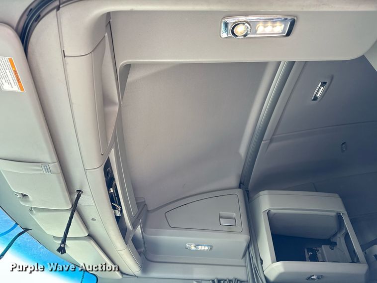 image for item EG2623 2019 Kenworth T680 semi truck