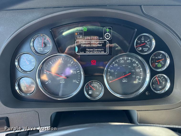 image for item EG2623 2019 Kenworth T680 semi truck