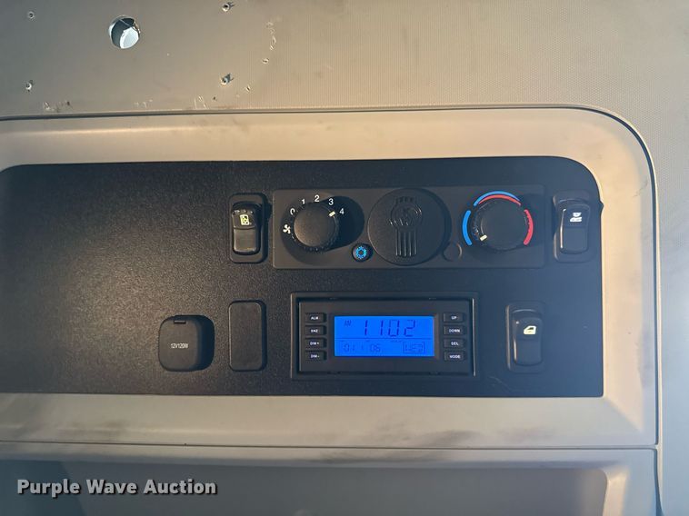 image for item EG2623 2019 Kenworth T680 semi truck