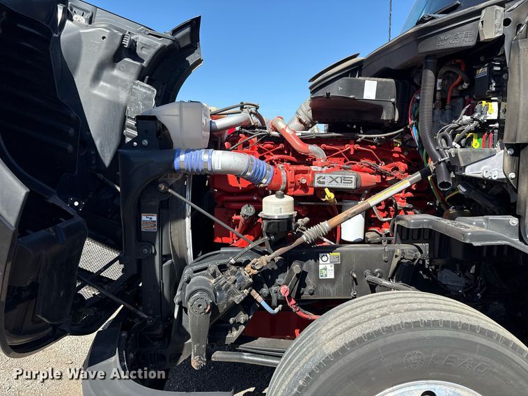 image for item EG2623 2019 Kenworth T680 semi truck