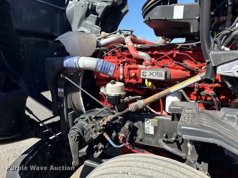 image for item EG2623 2019 Kenworth T680 semi truck