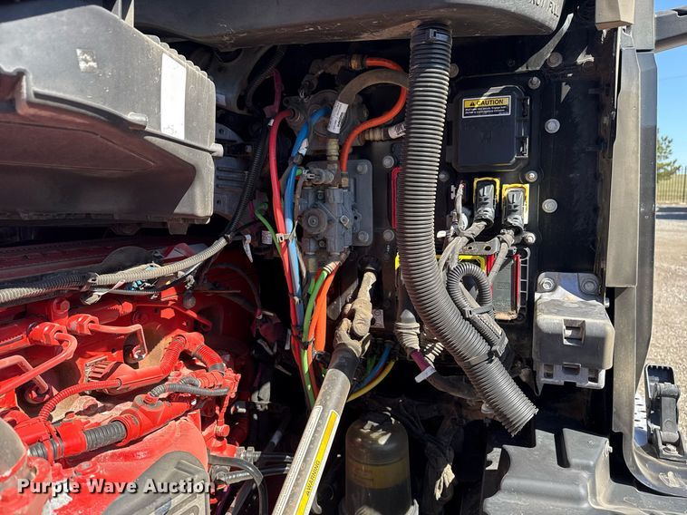 image for item EG2623 2019 Kenworth T680 semi truck