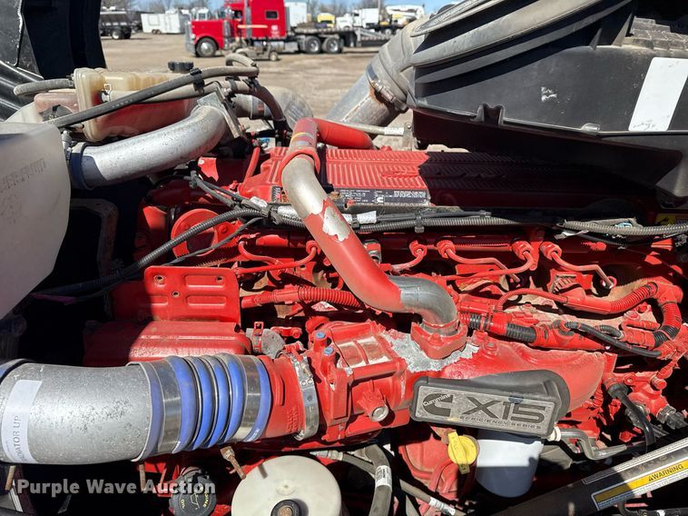 image for item EG2623 2019 Kenworth T680 semi truck