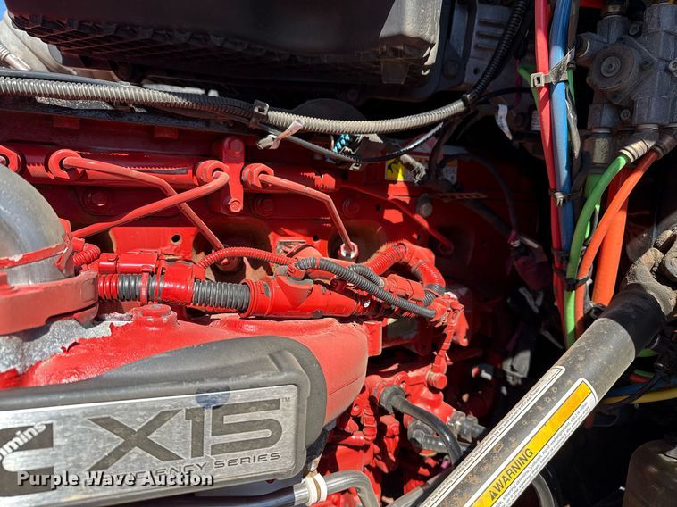 image for item EG2623 2019 Kenworth T680 semi truck