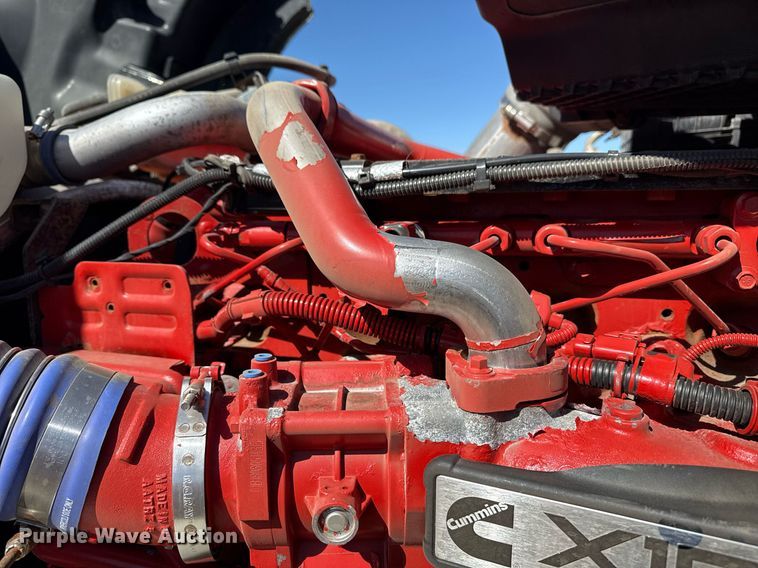 image for item EG2623 2019 Kenworth T680 semi truck