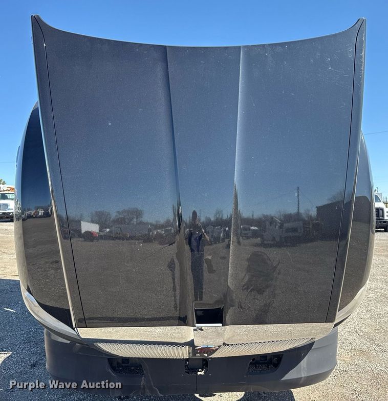 image for item EG2623 2019 Kenworth T680 semi truck