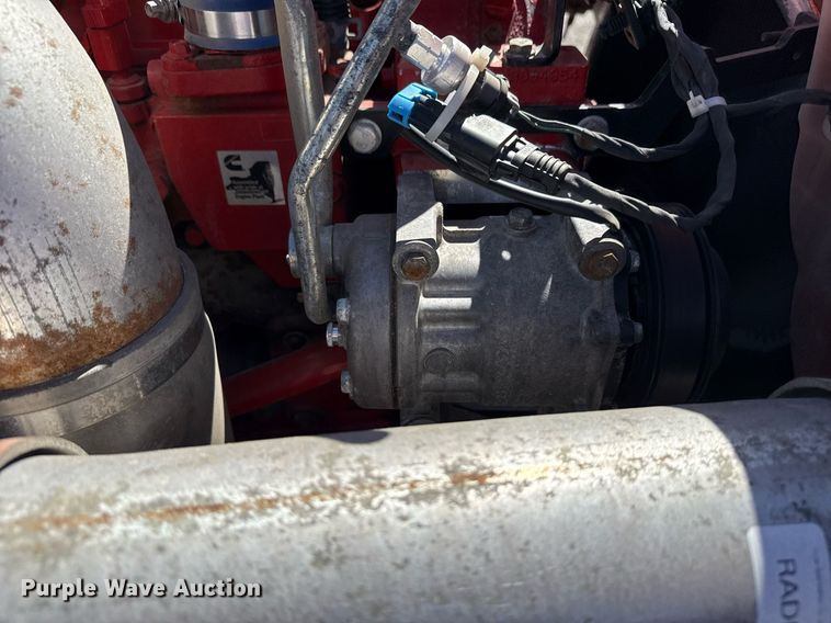 image for item EG2623 2019 Kenworth T680 semi truck