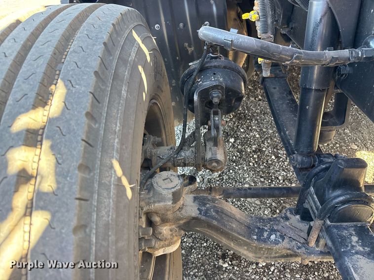 image for item EG2623 2019 Kenworth T680 semi truck