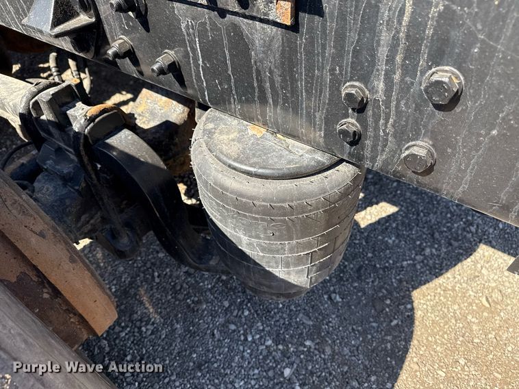 image for item EG2623 2019 Kenworth T680 semi truck