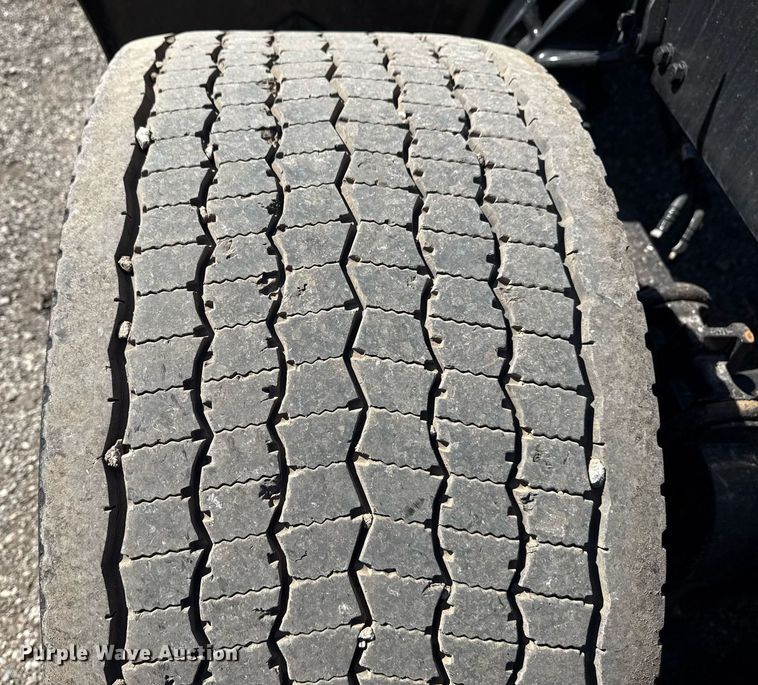 image for item EG2623 2019 Kenworth T680 semi truck