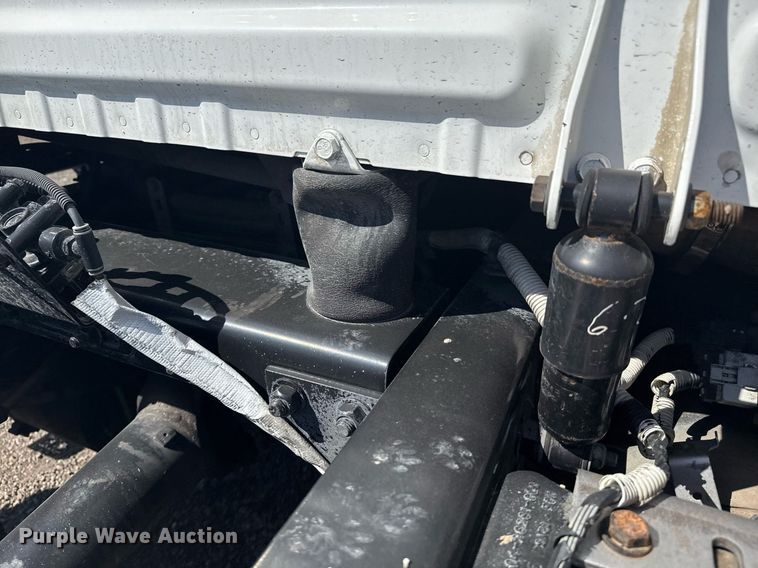 image for item EG2637 2012 Freightliner Cascadia semi truck