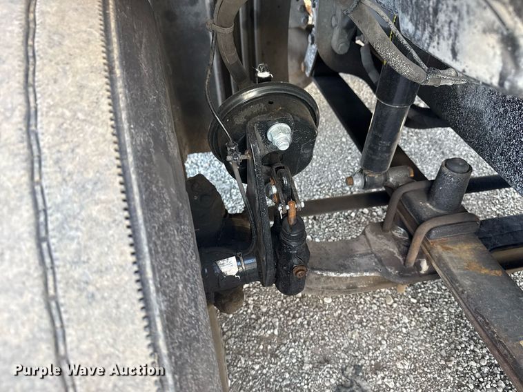 image for item EG2637 2012 Freightliner Cascadia semi truck