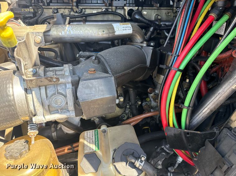 image for item EG2637 2012 Freightliner Cascadia semi truck