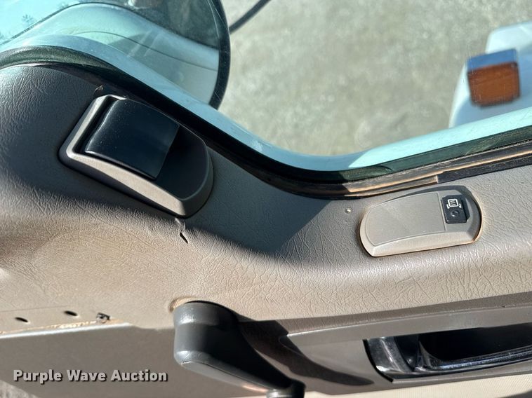 image for item EG2652 2014 Kenworth T800 semi truck