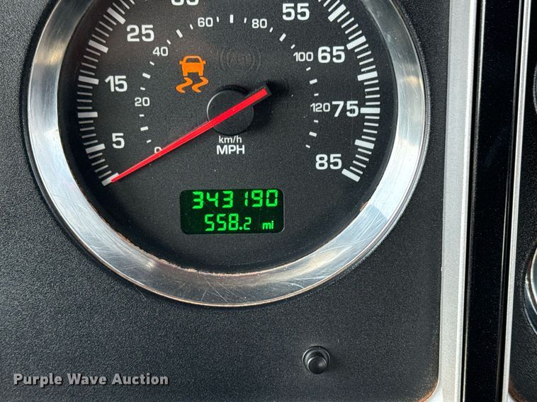 image for item EG2652 2014 Kenworth T800 semi truck