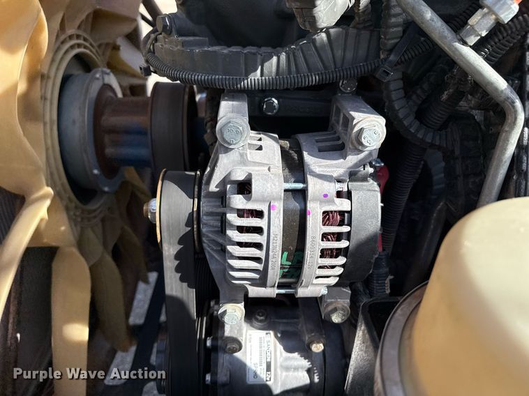 image for item EG2652 2014 Kenworth T800 semi truck