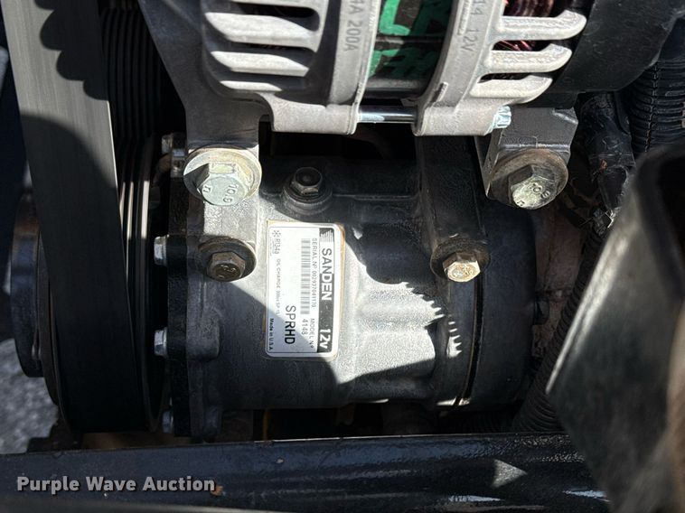 image for item EG2652 2014 Kenworth T800 semi truck