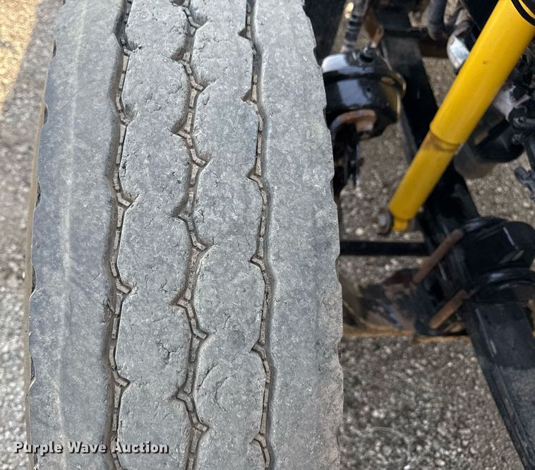 image for item EG2652 2014 Kenworth T800 semi truck