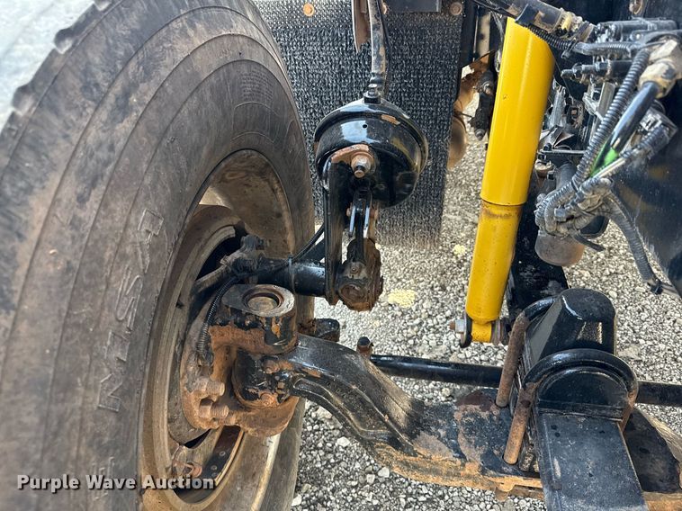 image for item EG2652 2014 Kenworth T800 semi truck