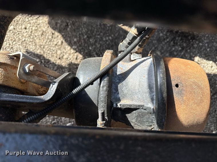 image for item EG2652 2014 Kenworth T800 semi truck