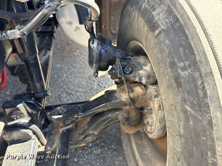 image for item EG2668 2015 Peterbilt 579 semi truck