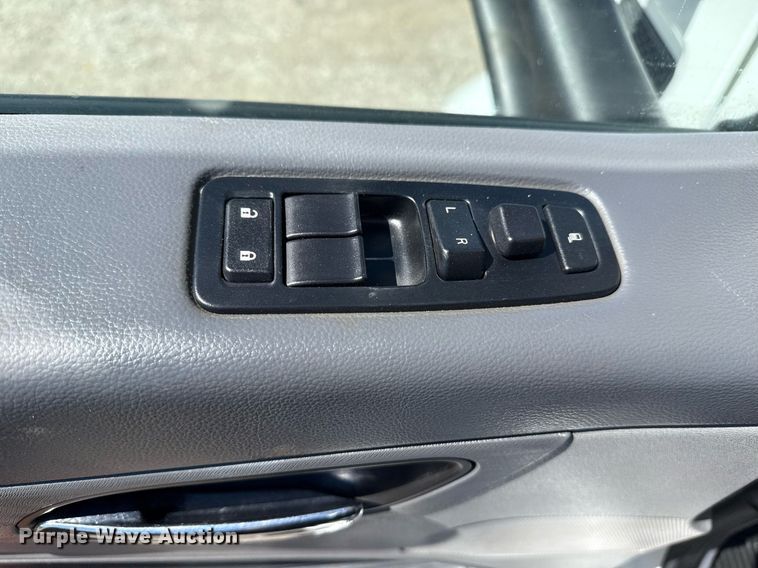 image for item EG2668 2015 Peterbilt 579 semi truck