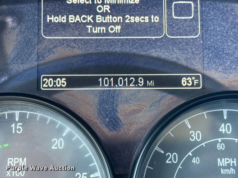 image for item EG2668 2015 Peterbilt 579 semi truck