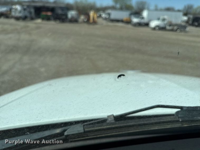 image for item EG2668 2015 Peterbilt 579 semi truck