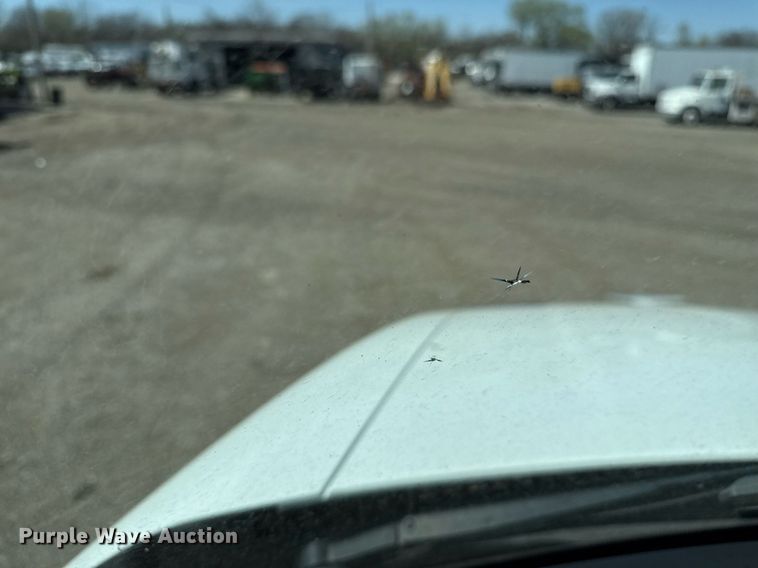 image for item EG2668 2015 Peterbilt 579 semi truck