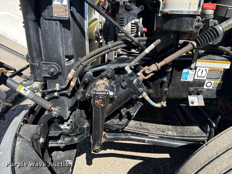 image for item EG2668 2015 Peterbilt 579 semi truck