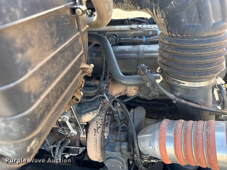 image for item EG2668 2015 Peterbilt 579 semi truck