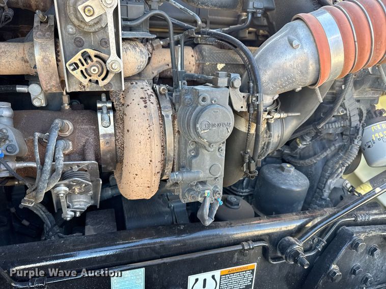 image for item EG2668 2015 Peterbilt 579 semi truck