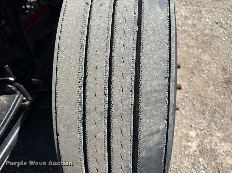 image for item EG2668 2015 Peterbilt 579 semi truck