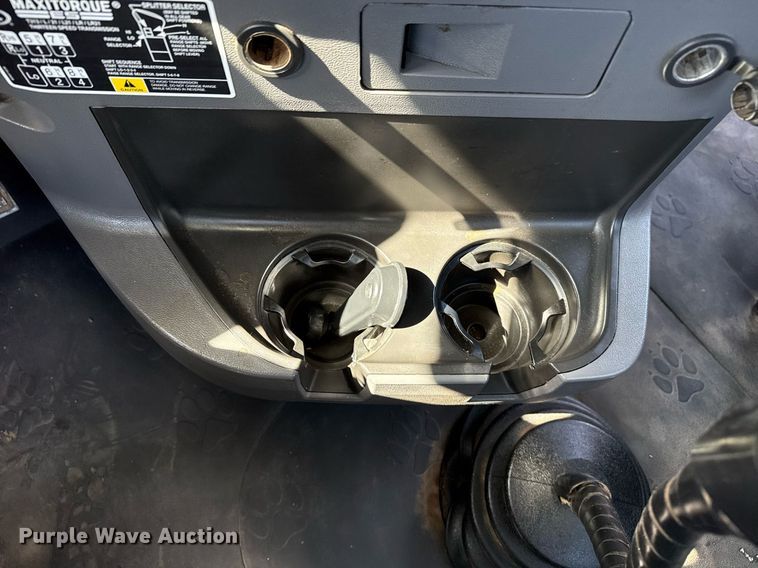 image for item EG5672 2016 Mack CHU semi truck