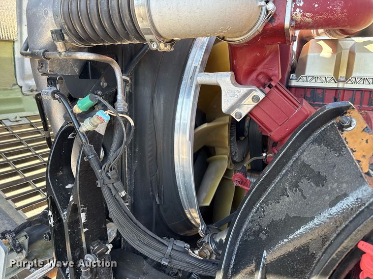 image for item EG5672 2016 Mack CHU semi truck