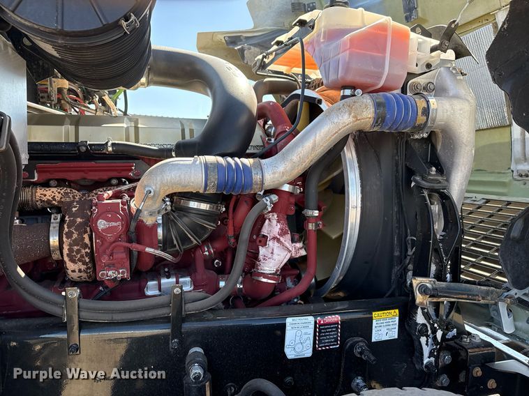 image for item EG5672 2016 Mack CHU semi truck